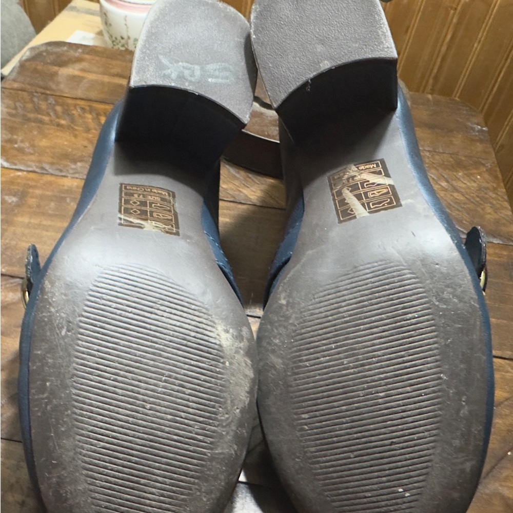 Chic Navy Women's Loafers with Buckle Detail - Picture 3 of 4